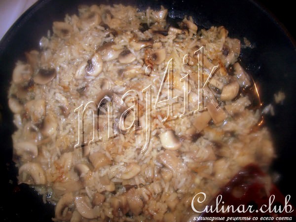 Рис с шампиньонами и зелёным горошком