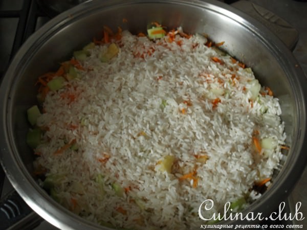 Вкусный рис под "шубой" из перца и помидор на овощной "подушке"