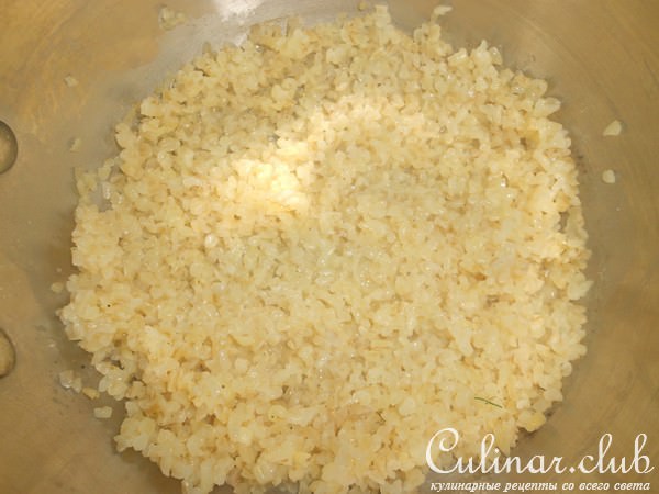 Каша булгур с сыром и орехами