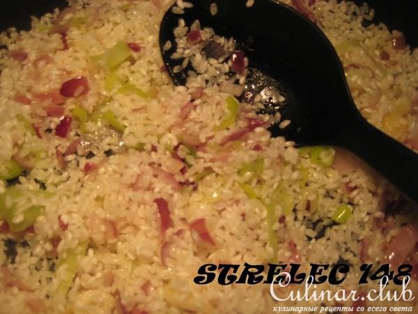 Свекольное РИЗОТТО с фисташками и хреном.