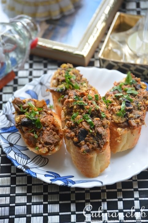 Омлет с грибами и куриной печенкой
