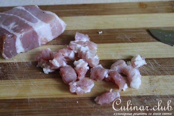 Паприка фаршированная беконом, моцареллой и маслинами