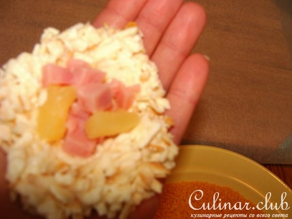 Котлетки из сыра с пикантной начинкой и соус из шампанского