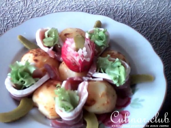 Запеченая картошка с беконом.