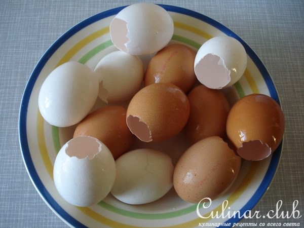 Яйца с зеленью,в скорлупе