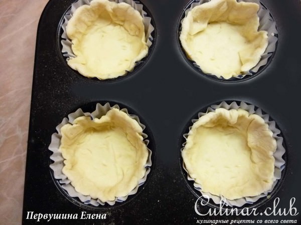 Слойки заливные с картофелем и сливами