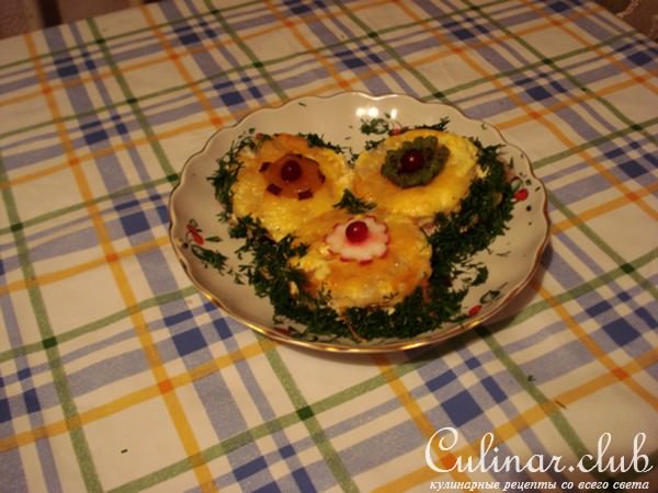 Свинина, запеченная с ананасами и сыром (вариант)