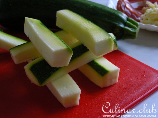 Сырные брусочки из цукини