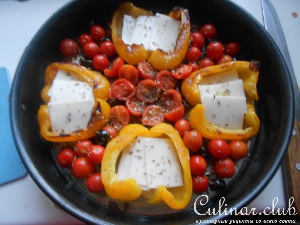 Закусочный торт с овощами и козьим сыром