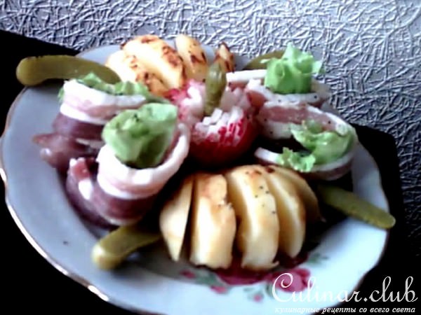 Запеченая картошка с беконом.