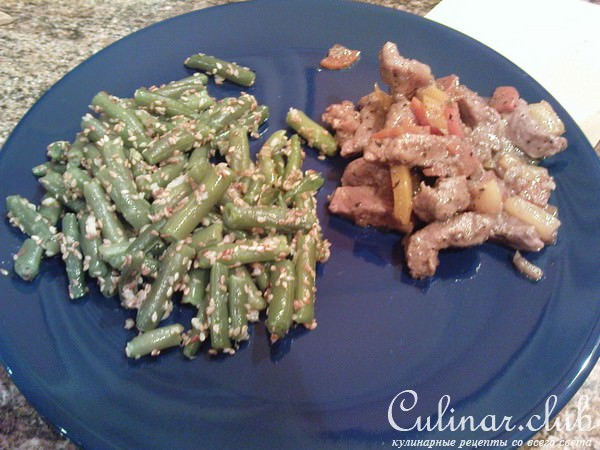 стручковая фасоль с кунжутом и чесноком