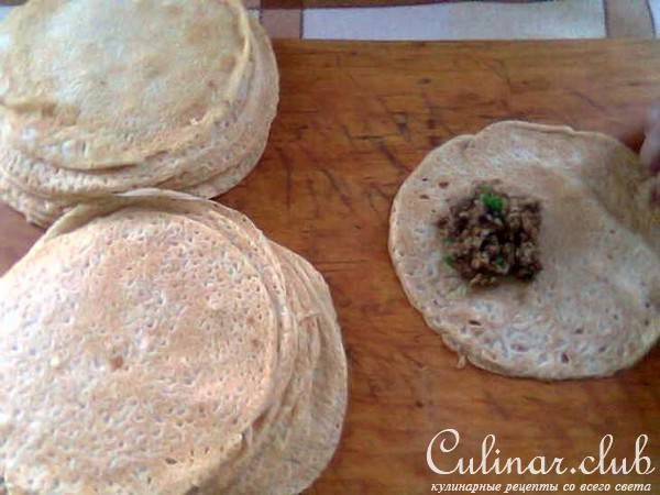 Блинчики с мясом и орешками