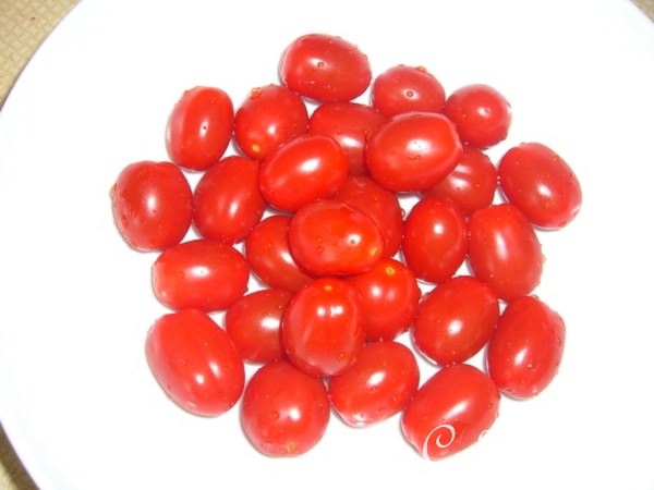 Гриль паприка с кремом Bonjour и помидорчиками cherry