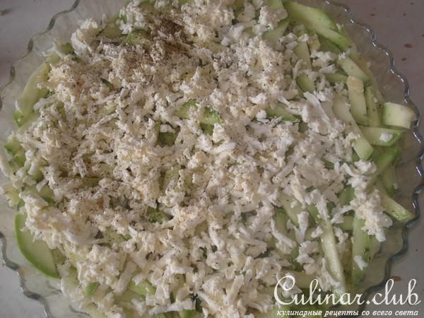 Летний тарт из кабачков с чесночными гренками