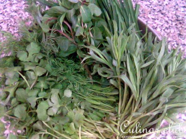 Кюкю (запеканка из зелени с орешками)