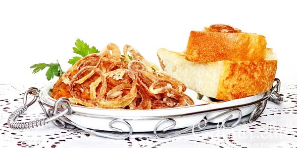 Цимес из фасоли с хрустящими тостами