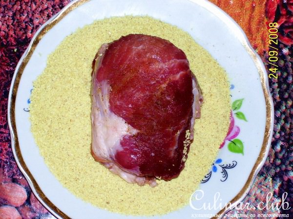 Рулетики из свинины с грибами, сыром и копченой грудинкой