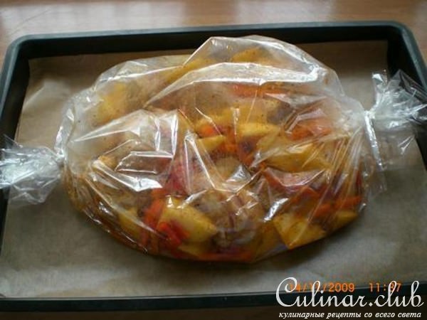 Куринные ножки с овощами в рукаве