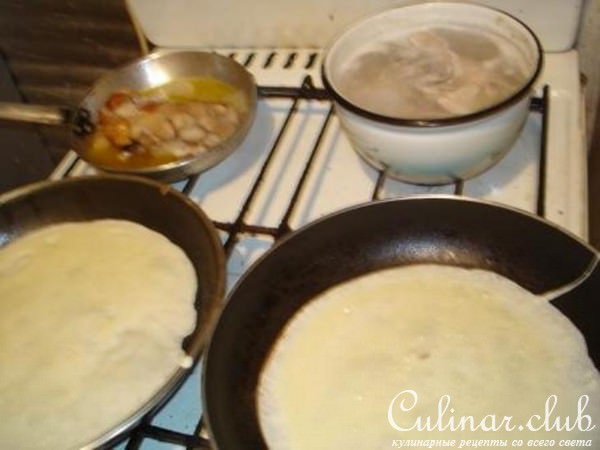блины с мясной начинкой