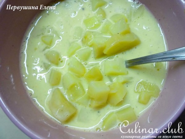 Слойки заливные с картофелем и сливами