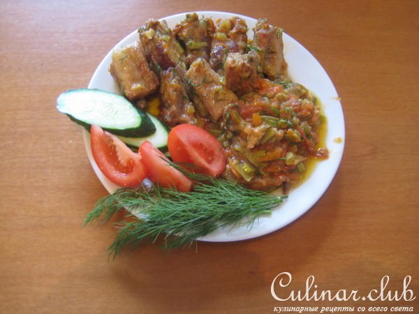 Свиные рёбрышки с кабачком.