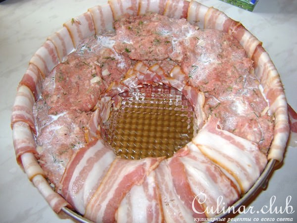Рулет мясной "Праздничное кольцо"