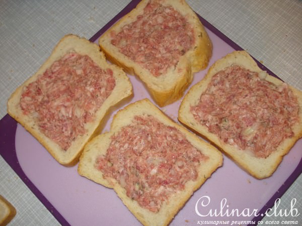Гренки мясные