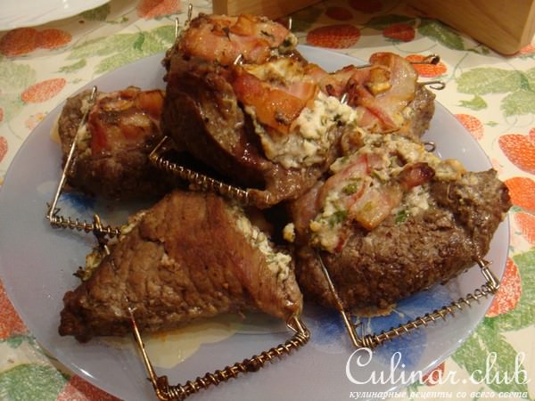 Мясные рулетики с творогом