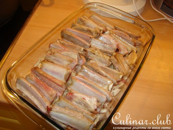 Грудинка телячья, тушеная в квашеной капусте