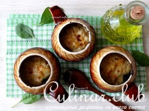 Курица с копченым ароматом и молодым шпинатом под соусом Бешамель