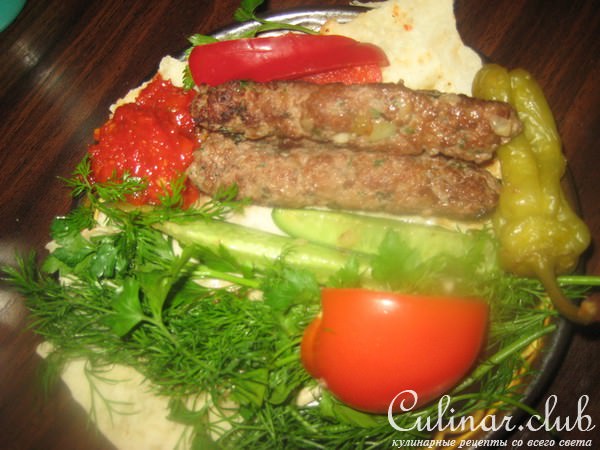 Армянские колбаски "Сигареты" с травами и овощами.