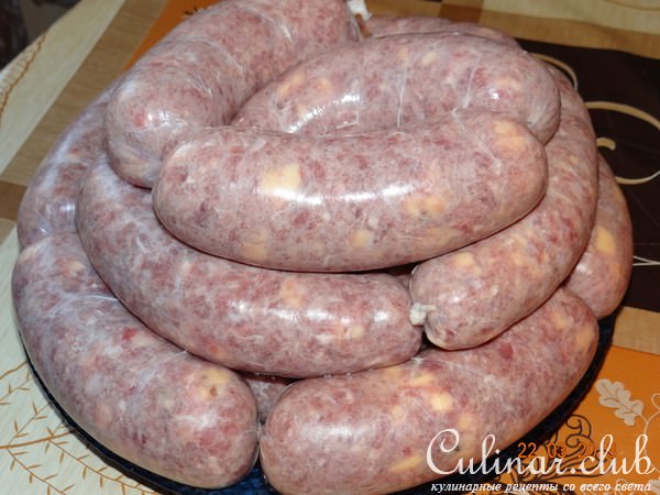Колбаса домашняя жаренная с сыром