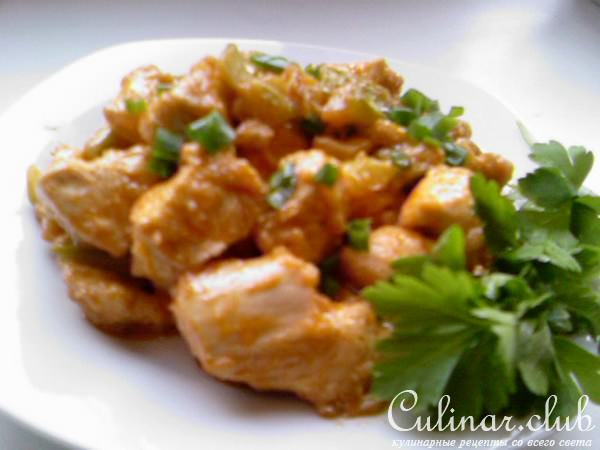 Пряная хмельная куриная грудка и кабачок.