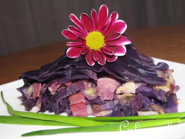 Пирог капустный с беконом