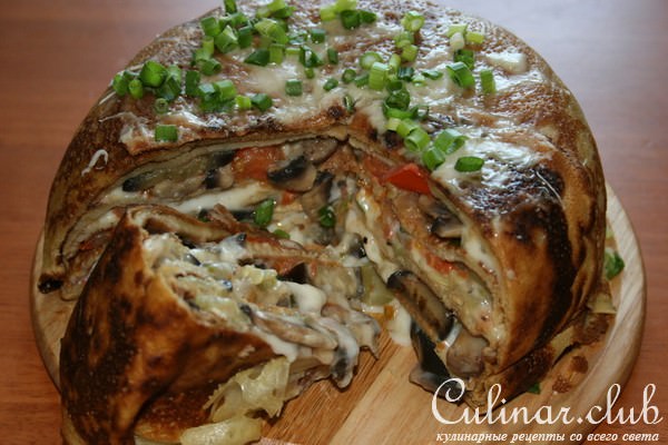 Блинчатый пирог с цуккини, баклажанами и грибами