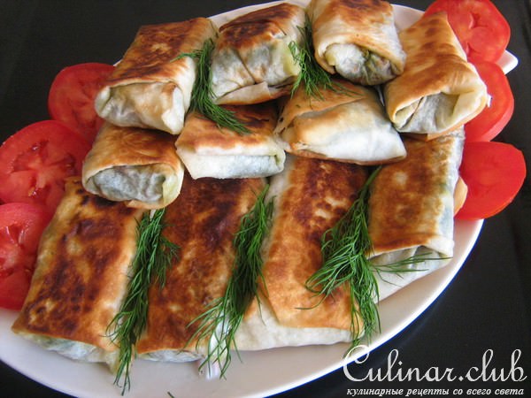 Лаваш с яйцом и шпинатом.