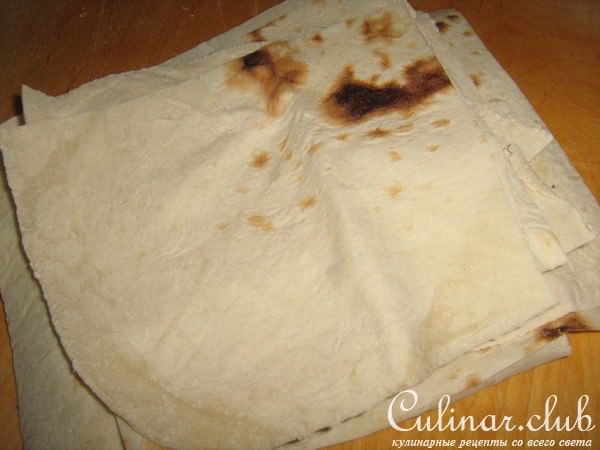 Лаваш с яйцом и шпинатом.