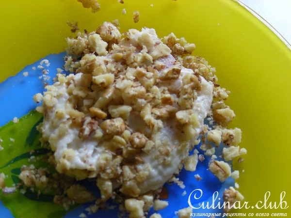 Рыба в льезоне и ореховой крошке