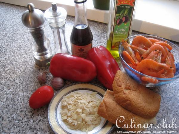 Запеченные креветки с соусом ромеско