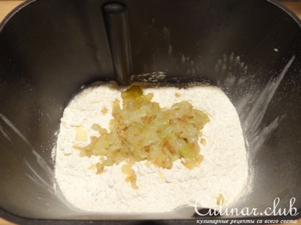 Лепешки с оливковым маслом и луком