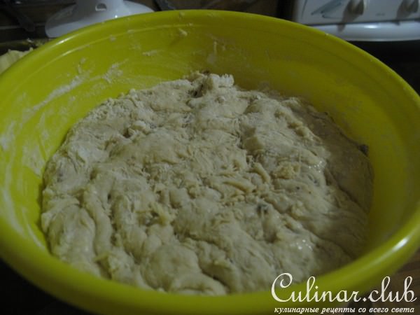 Ароматный медовый хлеб с кунжутом и орехами