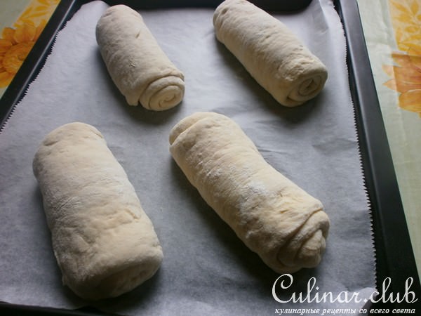 Хлебные булки из муки камут