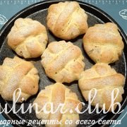 Хлеб с зеленью петрушки и моцареллой