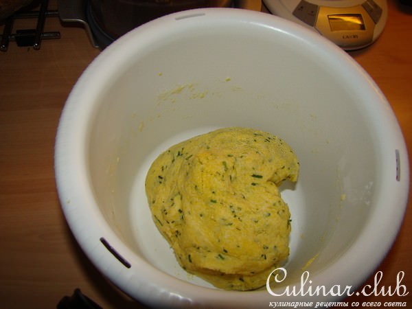 Кукурузный хлеб с зеленым луком