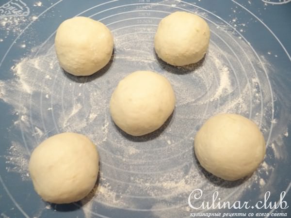 Лепешки с оливковым маслом и луком