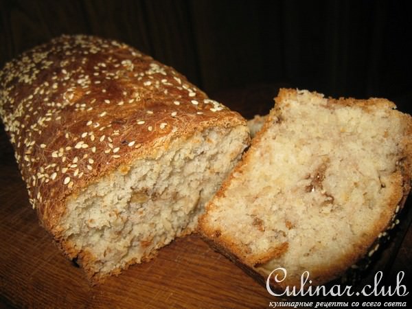 Ароматный медовый хлеб с кунжутом и орехами