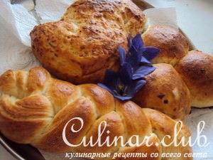     (Shaped dinner rolls)