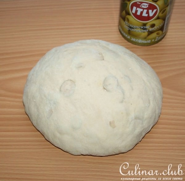 Фугасс с оливками