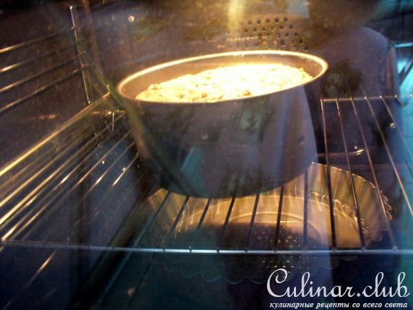 Хлебушек с орешками на закваске.