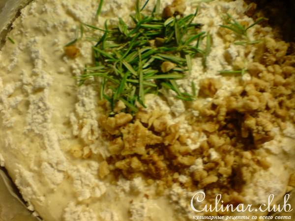 Фокачча с грецкими орехами и розмарином